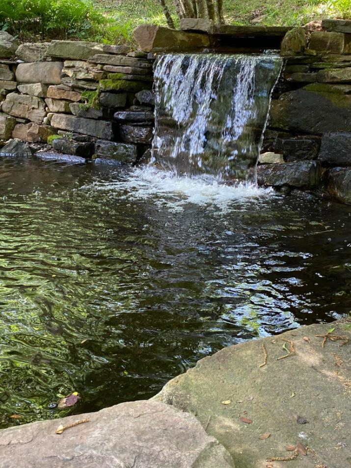 Luxury waterfall design for Ross Barnett Reservoir properties
